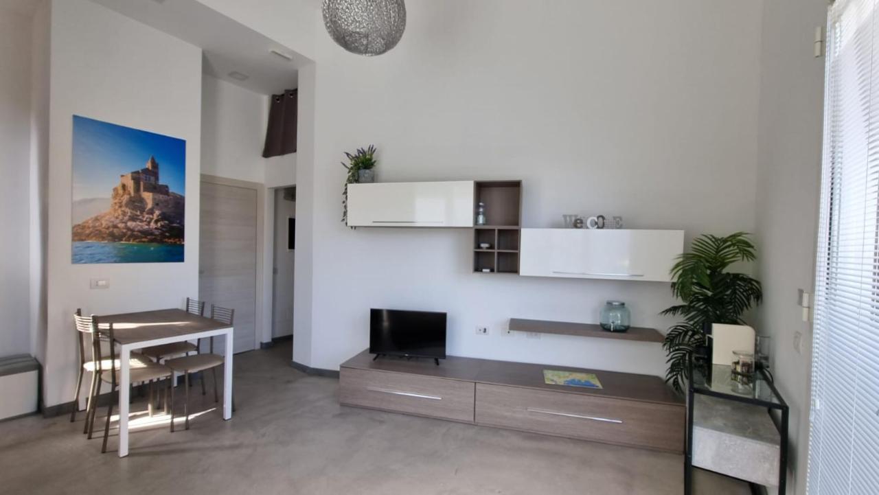 לה ספציה Byron Rooms מראה חיצוני תמונה