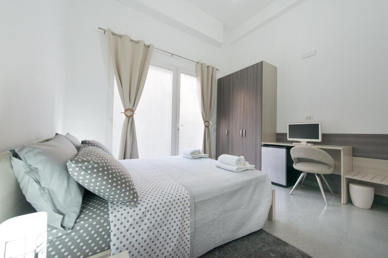 לה ספציה Byron Rooms מראה חיצוני תמונה