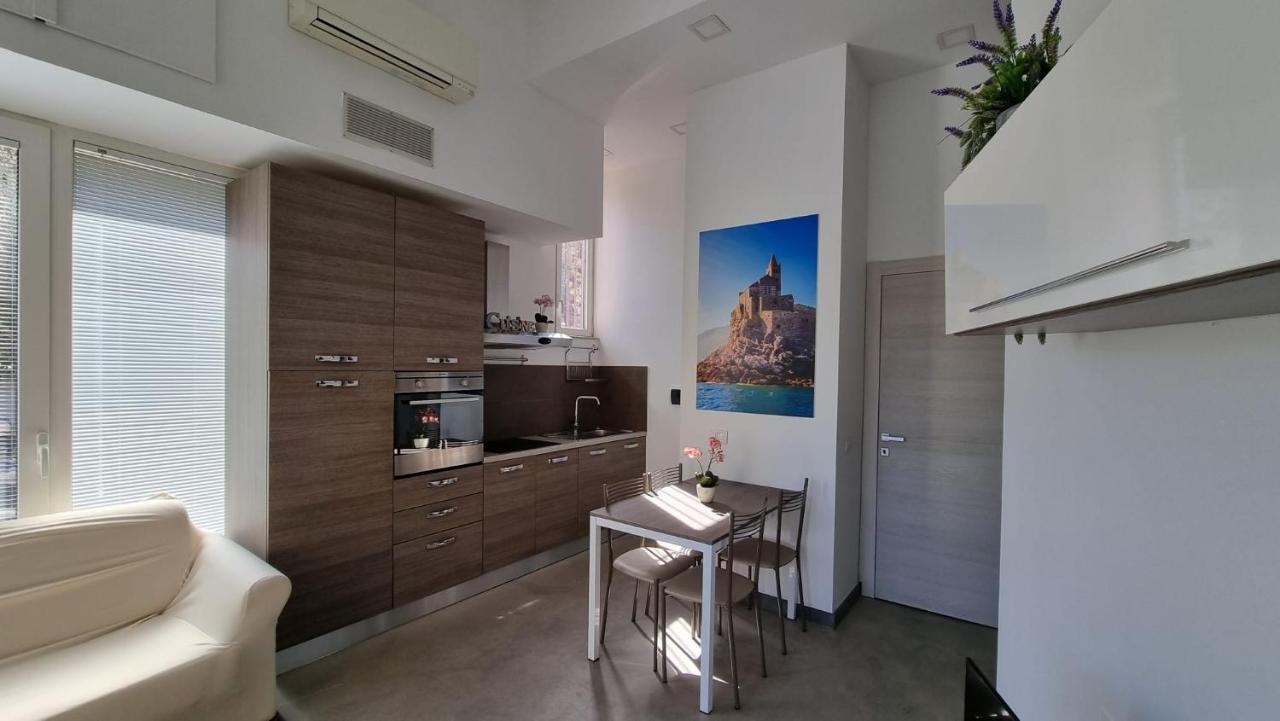 לה ספציה Byron Rooms מראה חיצוני תמונה